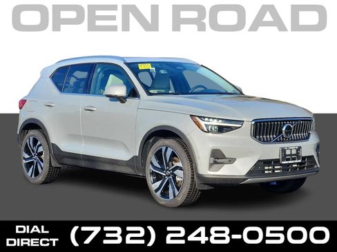 Used 2025 Volvo XC40 B5 Ultra w/ Protection Package Premier image 1