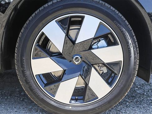 New 2025 Volvo XC60 T8 Plus w/ Protection Package Premier image 10