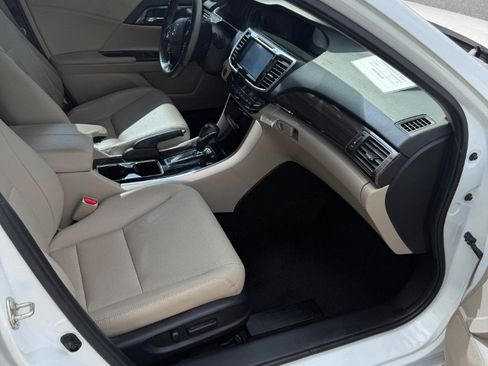 Used 2017 Honda Accord EX-L image 19