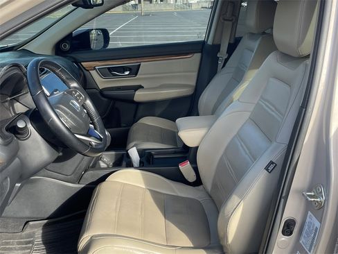 Used 2017 Honda CR-V Touring image 10