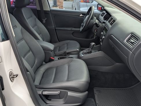 Used 2012 Volkswagen Jetta SE FWD image 5