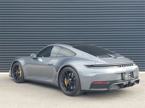 Used 2025 Porsche 911 Carrera 4 GTS image 3