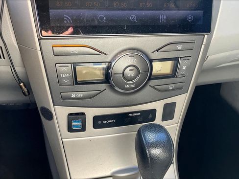 Used 2013 Toyota Corolla LE w/ Premium Pkg image 30