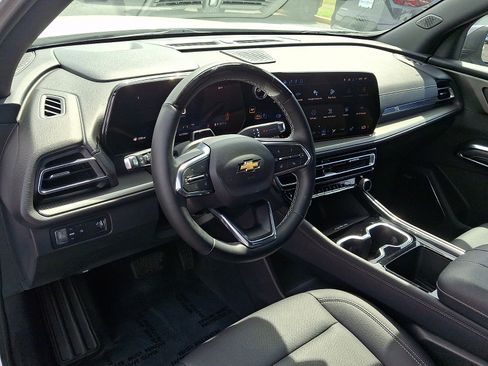 Used 2025 Chevrolet Traverse LT w/ Enhanced Driving Package FWD image 26