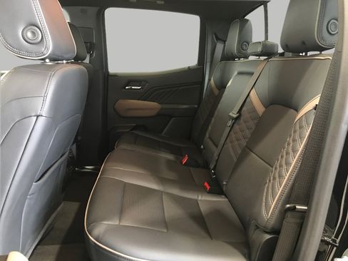 Certified 2024 GMC Canyon Denali image 22