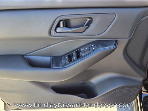 New 2026 Nissan Rogue S image 9