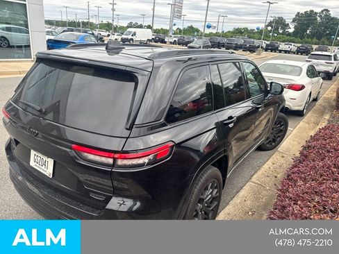 Used 2025 Jeep Grand Cherokee Summit AWD/4WD image 27