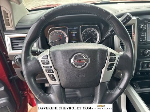 Used 2017 Nissan Titan SV image 11