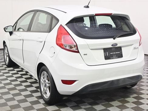 Used 2017 Ford Fiesta SE image 3