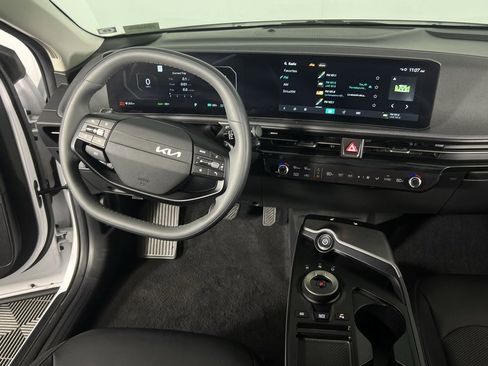 Used 2025 Kia EV6 Light w/ Light LR Technology Package image 15