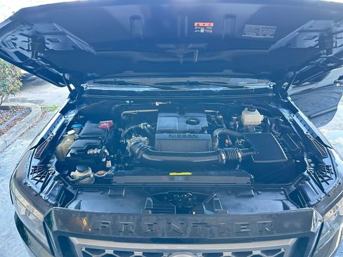 Used 2024 Nissan Frontier SV image 32