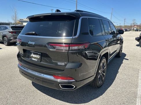 Used 2022 Jeep Grand Cherokee L Overland w/ Advanced Protech Group III AWD/4WD image 7