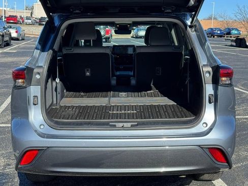 Certified 2021 Toyota Highlander Limited image 4