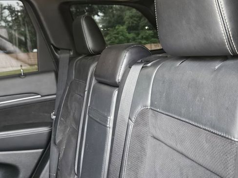 Used 2012 Jeep Grand Cherokee SRT8 w/ Luxury Group II AWD/4WD image 23