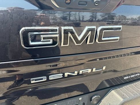 Used 2022 GMC Sierra 1500 Denali AWD/4WD image 17