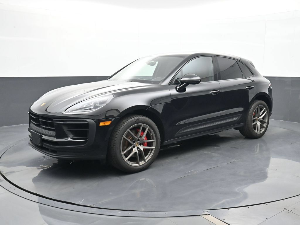 Certified 2023 Porsche Macan S AWD/4WD image 1
