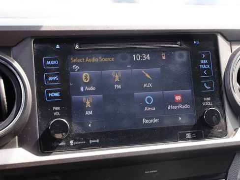 Used 2019 Toyota Tacoma TRD Off-Road AWD/4WD image 18