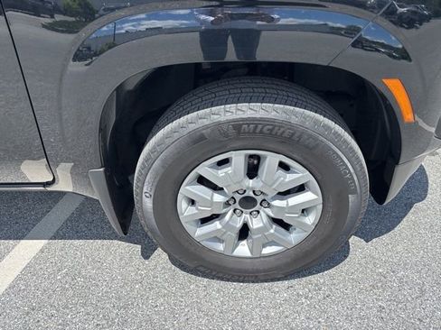 Used 2022 Nissan Frontier SV AWD/4WD image 5