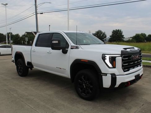 Used 2025 GMC Sierra 2500 AT4 AWD/4WD image 7