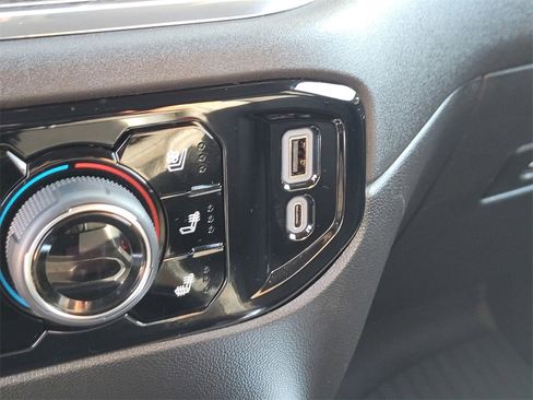 Used 2025 Chevrolet Silverado 3500 LTZ w/ LTZ Premium Package image 21