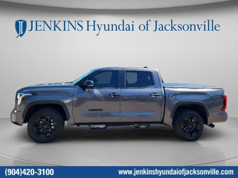 Used 2025 Toyota Tundra SR5 w/ SR5 Premium Package AWD/4WD image 10