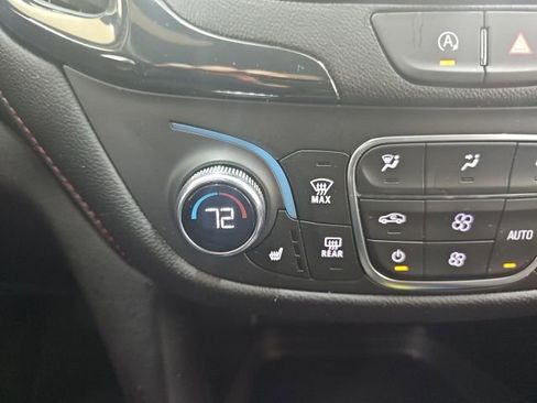 Used 2022 Chevrolet Equinox RS w/ Infotainment Package FWD image 11