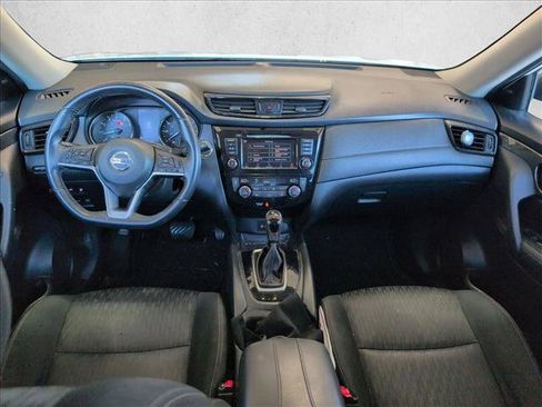 Used 2018 Nissan Rogue SV FWD image 18