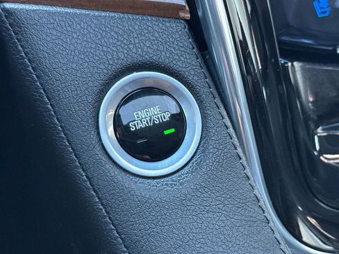 Used 2018 Cadillac Escalade ESV Premium Luxury image 36