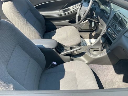 Used 2000 Ford Mustang Convertible image 18