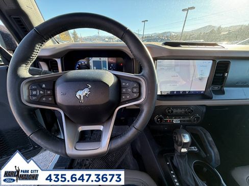 Used 2023 Ford Bronco Wildtrak image 9