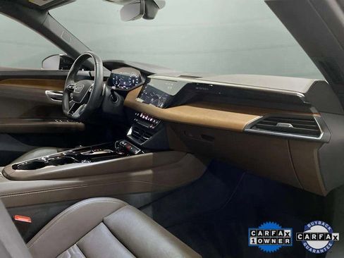 Used 2022 Audi e-tron GT Premium Plus image 23