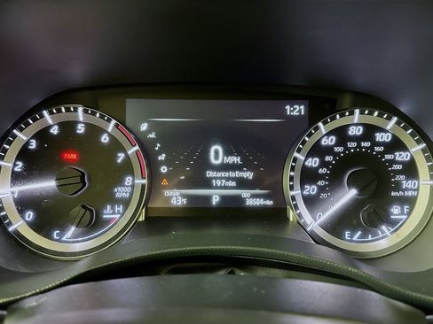 Used 2023 Toyota Highlander LE image 9