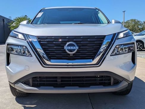 Used 2023 Nissan Rogue SV FWD image 3