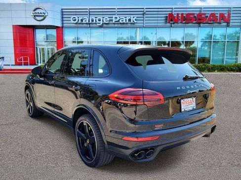 Used 2018 Porsche Cayenne S image 3