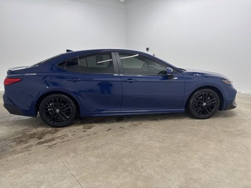 Used 2025 Toyota Camry SE w/ Multimedia Upgrade Package image 4