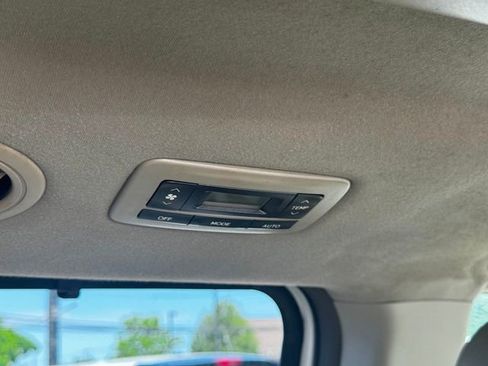 Used 2013 Toyota Sienna Limited w/ Premium Pkg FWD image 19