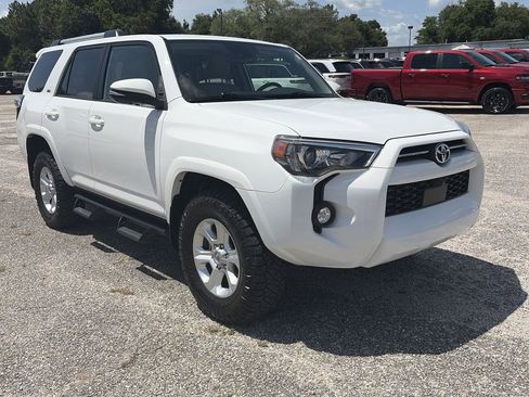 Used 2024 Toyota 4Runner SR5 Premium w/ Moonroof Package AWD/4WD image 9