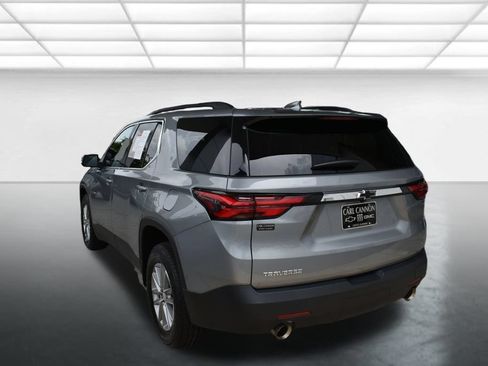Used 2023 Chevrolet Traverse LT FWD image 9