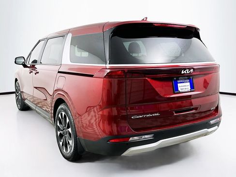 Used 2022 Kia Carnival EX FWD image 7