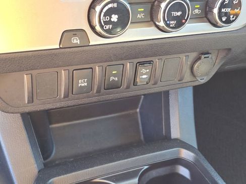 Used 2017 Toyota Tacoma SR5 w/ Tow Package image 25