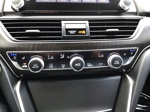 Used 2021 Honda Accord Touring image 17