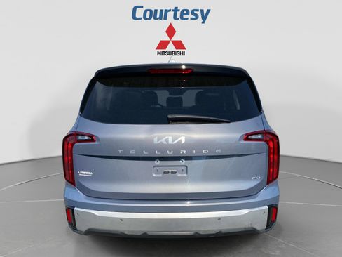 Used 2024 Kia Telluride LX AWD/4WD image 4