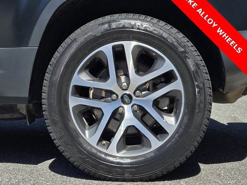 Used 2020 Land Rover Defender 110 HSE image 2