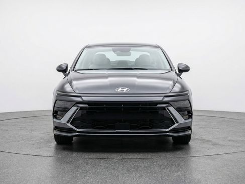 Used 2025 Hyundai Sonata SEL FWD image 2