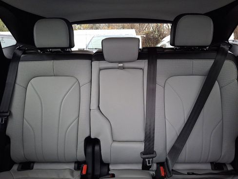 New 2026 Ford Escape SE w/ PHEV Premium Package FWD image 20