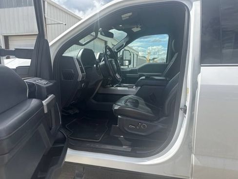 Used 2022 Ford F350 Platinum AWD/4WD image 4