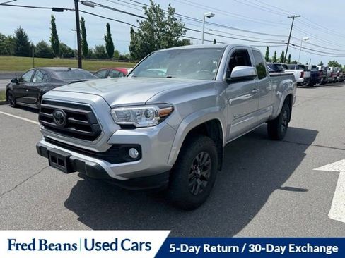 Used 2022 Toyota Tacoma SR5 AWD/4WD image 19