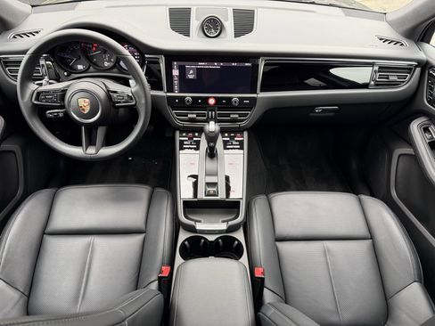 Used 2025 Porsche Macan image 14