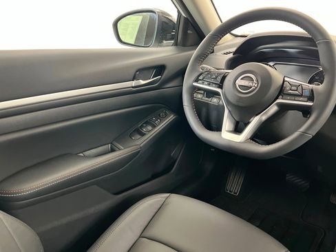 New 2026 Nissan Altima 2.5 SR image 11