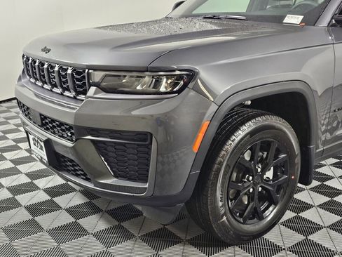 New 2026 Jeep Grand Cherokee Altitude AWD/4WD image 11
